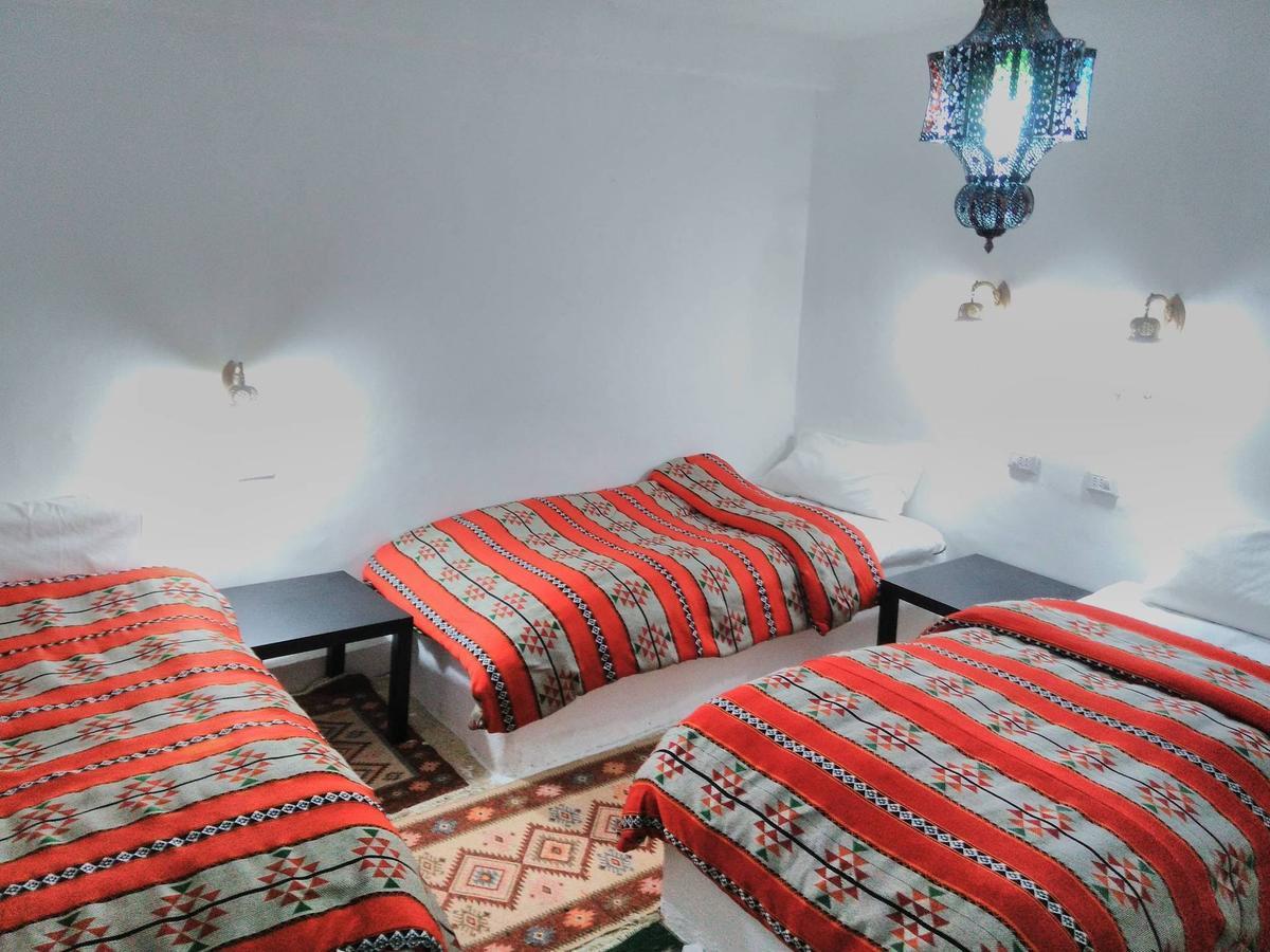 Petra Bedouin Bed And Breakfast Wadi Musa Exteriör bild